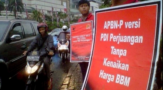 Meme-meme lucu dan nyelekit sindir kebijakan Jokowi naikkan BBM