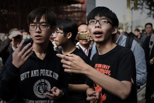 Barikade massa Joshua Wong di Hong Kong dibongkar