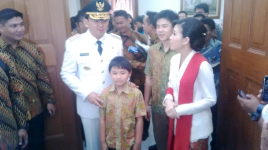 Persiapan Ahok sebelum menuju ke pelantikan di Istana