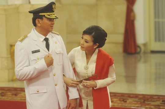 Kemesraan Veronica Tan dampingi Ahok di pelantikan Gubernur DKI