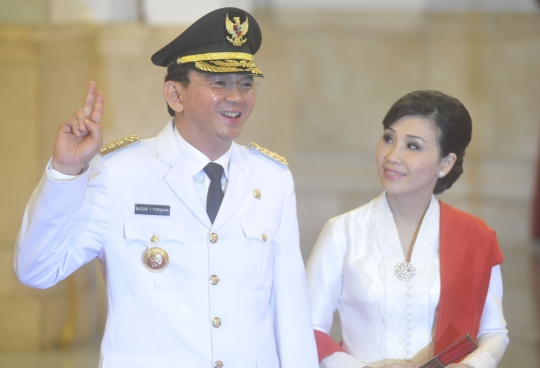 Kemesraan Veronica Tan dampingi Ahok di pelantikan Gubernur DKI
