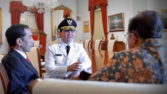 Keakraban Jokowi dan Ahok usai pelantikan Gubernur DKI di Istana