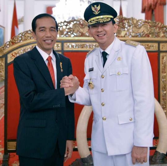 Keakraban Jokowi dan Ahok usai pelantikan Gubernur DKI di Istana