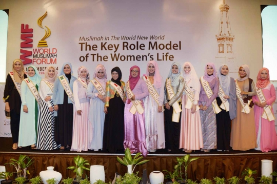 Pesona finalis Miss World Muslimah 2014 ikuti sesi foto di Yogya