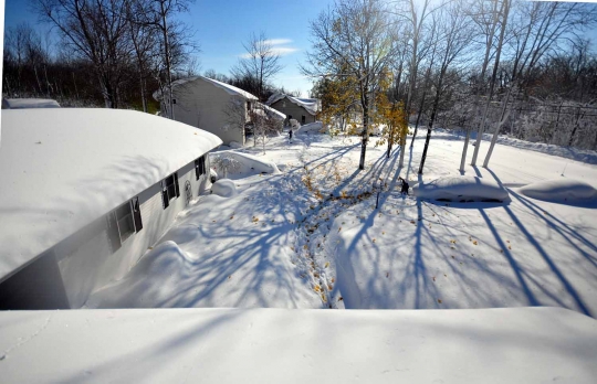 Dahsyatnya badai salju tenggelamkan New York hingga 1,5 meter