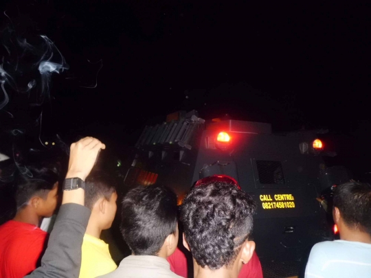 Ini situasi mencekam bentrokan TNI vs Brimob di Batam