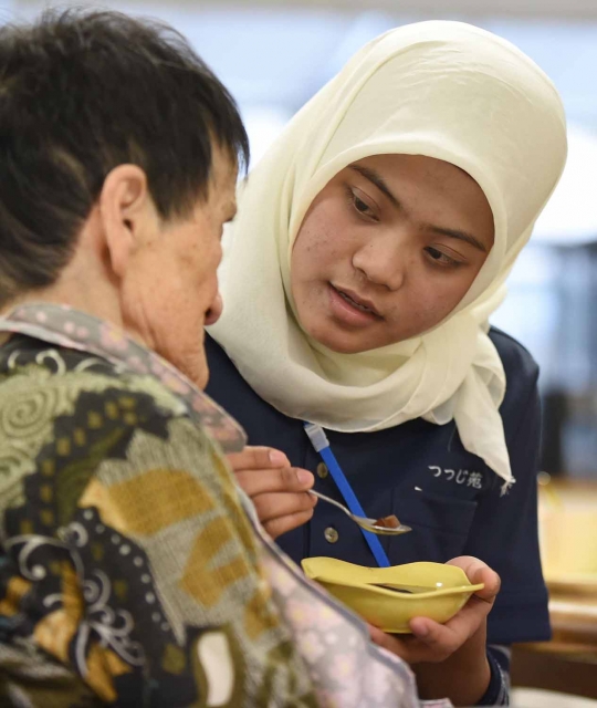 Keramahan TKW Indonesia asuh pasien panti jompo di Jepang