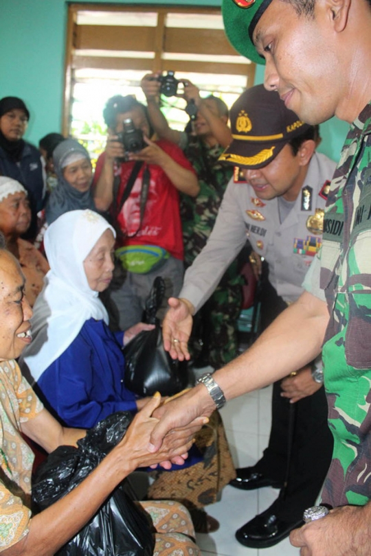 Pererat tali silaturahmi, TNI-Polri di Kediri gelar bakti sosial