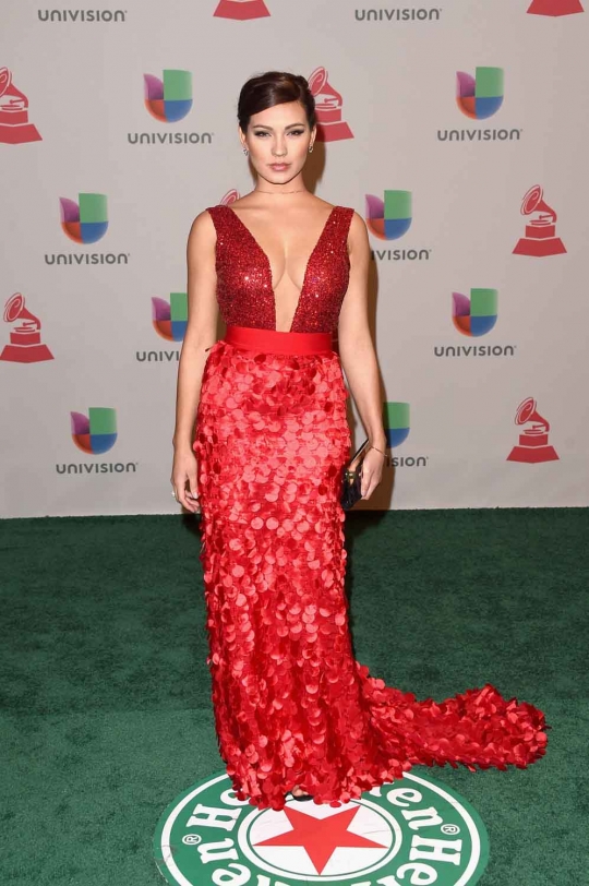 Yang anggun nan seksi di Latin GRAMMY Awards 2014