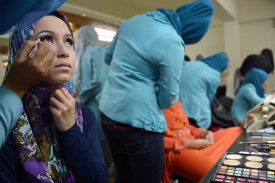 Mengintip kegiatan kontestan Miss World Muslimah di ruang ganti
