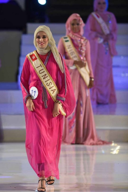 Ahli komputer asal Tunisia raih Miss World Muslimah 2014