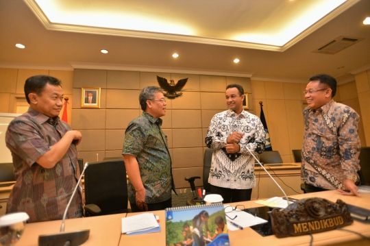 Menteri Anies gelar konpers jelang peringatan Hari Guru Nasional