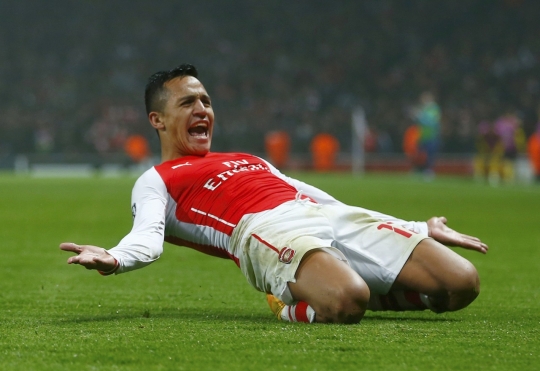 Gol Sanchez dan Sanogo antar Arsenal lolos ke 16 besar