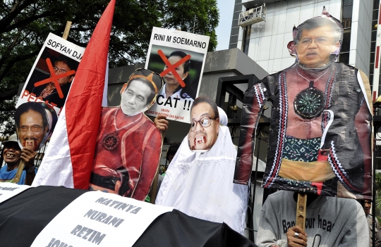 Tolak BBM naik, pengunjuk rasa kirim keranda ke Kementerian ESDM