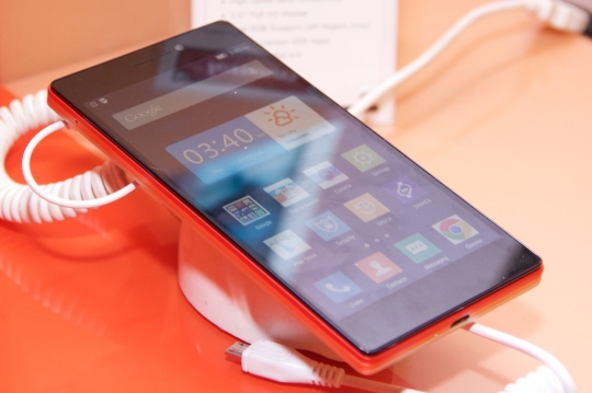 Lenovo luncurkan seri smartphone premium VIBE X2