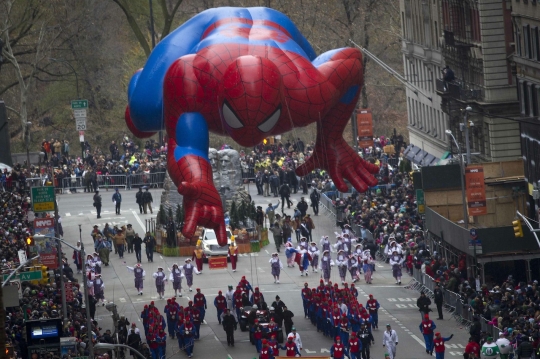 Kemeriahan Parade Hari Pengucapan Syukur Macy 2014 di New York