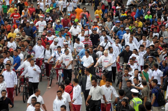 Usai penyerahan sepeda, Walkot London gowes bareng Jokowi & Ahok