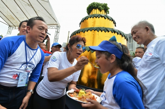 Gaya Menteri Susi Pudjiastuti kampanye gerakan 'Ayo Makan Ikan'