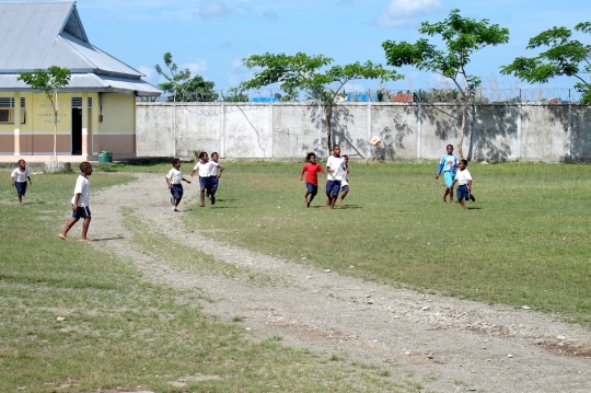 Melihat sekolah SD Taruna Papua yang dibiayai Freeport