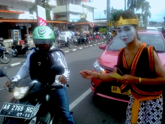 Lestarikan warisan budaya, Punakawan beraksi di jalanan Yogya