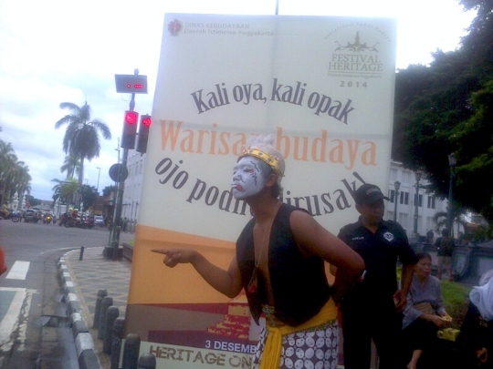 Lestarikan warisan budaya, Punakawan beraksi di jalanan Yogya