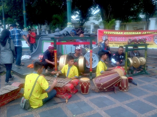 Lestarikan warisan budaya, Punakawan beraksi di jalanan Yogya