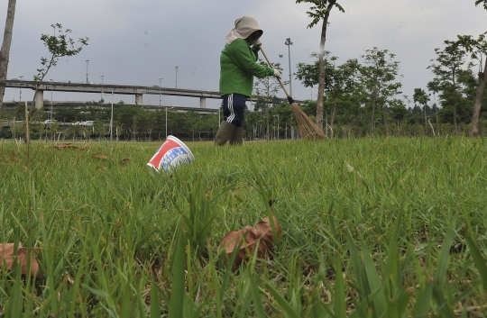 Melihat Taman Hutan Kota yang hijaukan kawasan Pluit