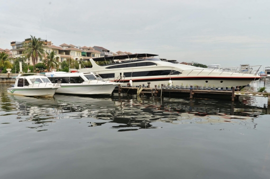 Deretan speedboat mewah bersandar di Dermaga Marina Ancol