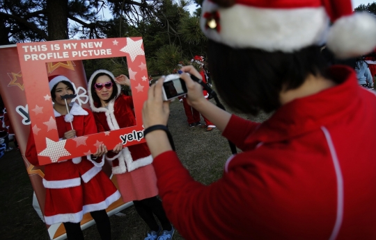 Kemeriahan Festival Tokyo Santa Run sejauh 2,5 kilometer