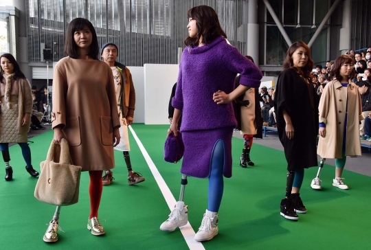 Gaya penyandang disabilitas Jepang jadi model peragaan busana