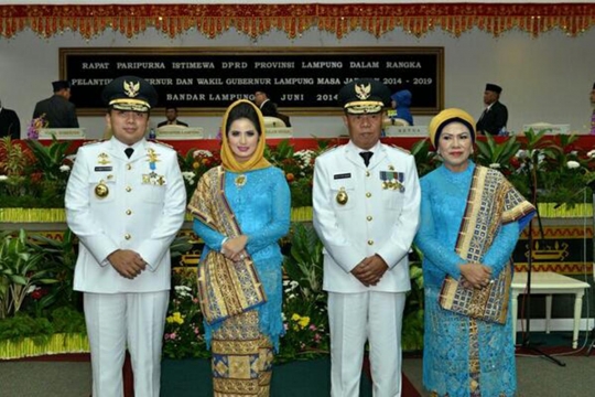 Ini istri cantik Gubernur Lampung yang hebohkan media sosial