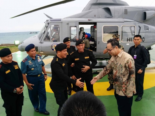 TNI AL beri Menhan Ryamizard brevet Hiu Kencana