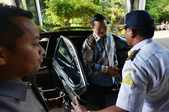 Agung Laksono umumkan ketua fraksi Partai Golkar di DPR/MPR