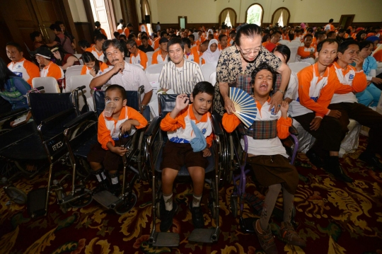 Ribuan penyandang cacat peringati Hari Disabilitas di Kalibata