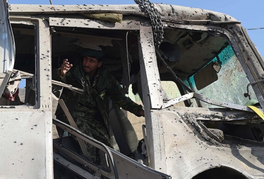 Bus militer Afghanistan dibom, 6 tentara tewas