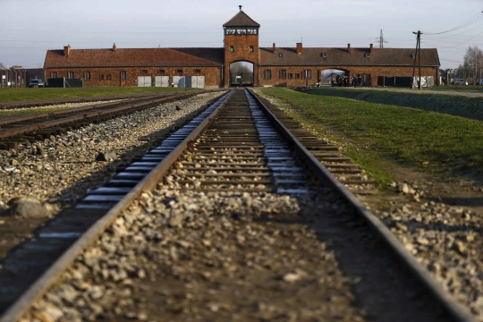 Menelusuri jejak kekejaman Nazi di kamp Auschwitz Birkenau