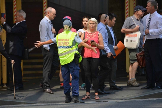 Suasana ketegangan saat pria bersenjata sandera warga Sydney