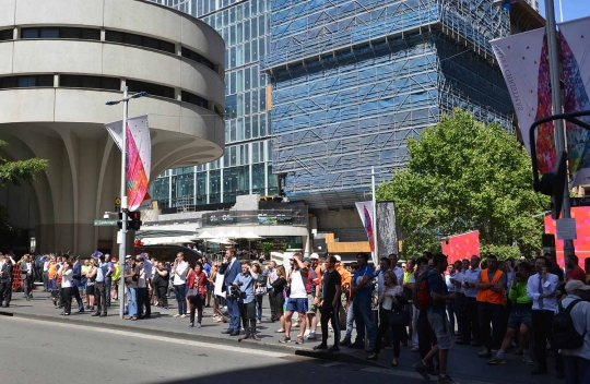 Suasana ketegangan saat pria bersenjata sandera warga Sydney