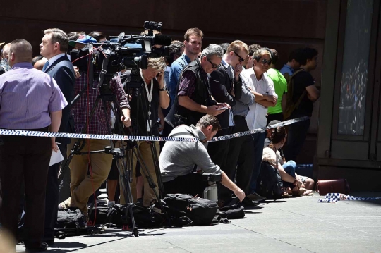 Suasana ketegangan saat pria bersenjata sandera warga Sydney