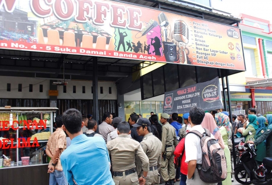 Jelang tahun baru, polisi syariat segel tempat karaoke di Aceh