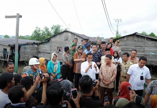 Antusias warga perbatasan sambut kunjungan Jokowi di Tarakan