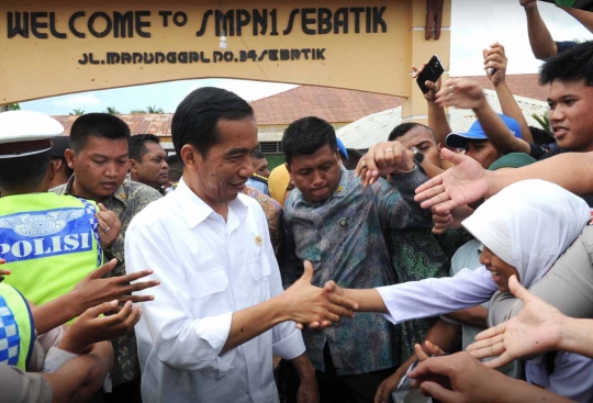 Antusias warga perbatasan sambut kunjungan Jokowi di Tarakan