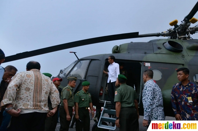 Foto Kunjungi pameran Alutsista di Monas  Jokowi jajal 