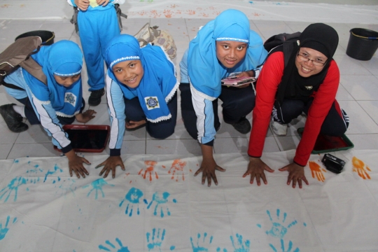 Ribuan air mata ibu dan anak hiasi sungkeman massal di Kediri