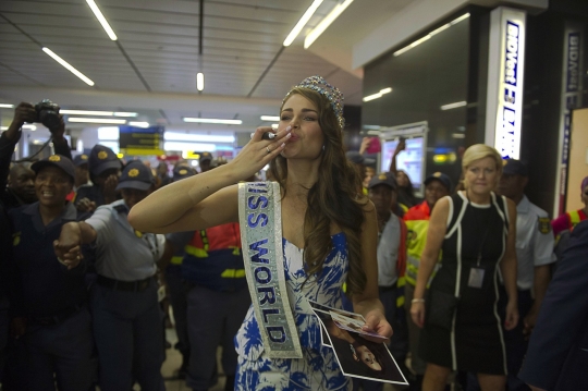 Senyum mempesona Miss World 2014 tiba di kampung halaman