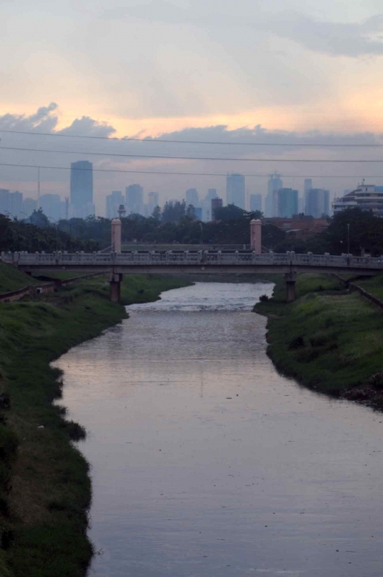 Masuki musim hujan, sodetan Ciliwung ke KBT belum rampung