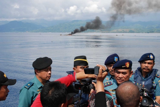 Momen penenggelaman dua kapal Papua Nugini di perairan Ambon