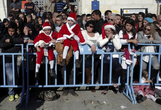 Ribuan warga Palestina rayakan Natal di Tepi Barat