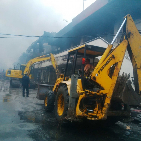 Belasan jam dilalap api, ini situasi di Pasar Klewer