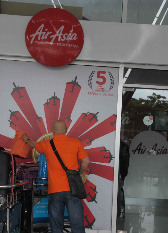 Pesawat hilang kontak, AirAsia tetap layani penerbangan